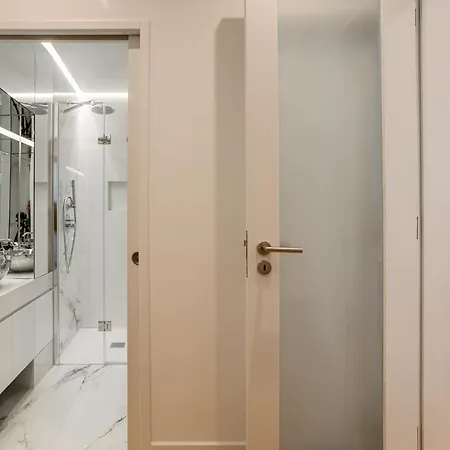 Chic & Trendy T.m. Flat *